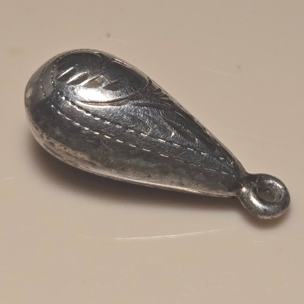 Beautiful Etched Teardrop Vintage Sterling Silver Pendant